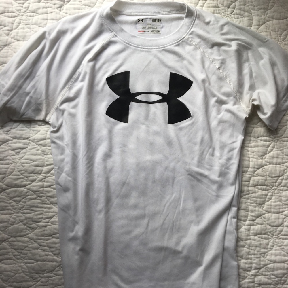 White under armor short sleeve T-shirt